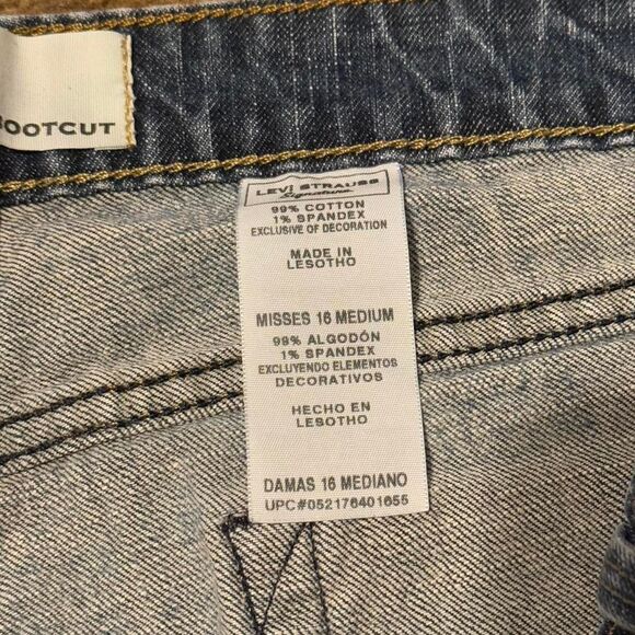 Levis Strauss Signature Low Rise Bootcut Jeans Size Misses 16 Medium - Picture 4 of 4